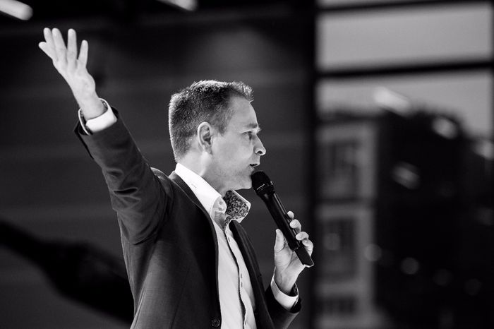 Animateur Micro au Salon du Chocolat à Paris Podium Principal du 28 octobre au 1er novembre 2016 