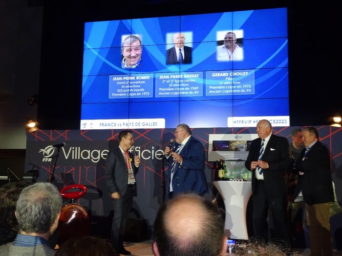 Animateur événementiel Tournoi des 6 Nations Village Officiel FFR au Stade de France, hommage au Tournoi des 5 Nations de 1977 Grand Chelem sans prendre un seul essai avec Gérard Cholley, Jean-Pierre Bastiat et Jean-Pierre Romeu samedi 18 mars 2017