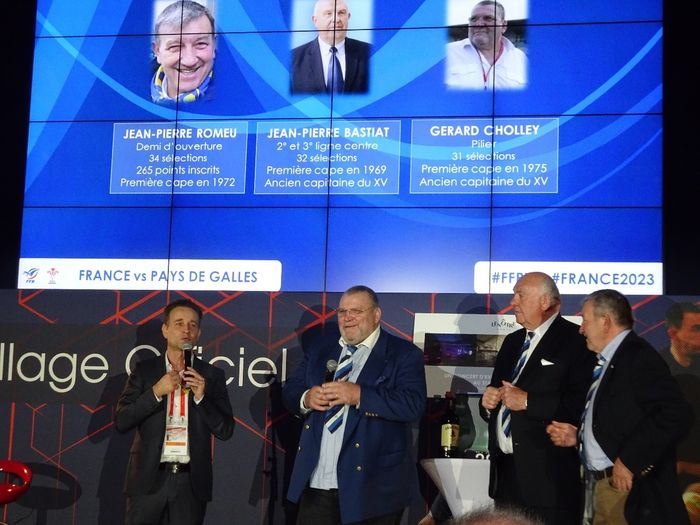 Animateur événementiel Tournoi des 6 Nations Village Officiel FFR au Stade de France, hommage au Tournoi des 5 Nations de 1977 Grand Chelem sans prendre un seul essai avec Gérard Cholley, Jean-Pierre Bastiat et Jean-Pierre Romeu samedi 18 mars 2017