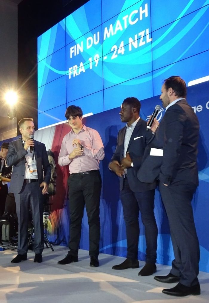 Animateur Micro Village Officiel FFR au Stade de France Match France - Nouvelle-Zélande avec David Skrela, Yannick N'Yanga et le journaliste de Canal + Bertrand Guillemin samedi 26 novembre 2016
