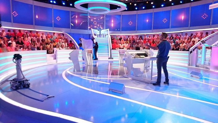 Chauffeur de Salle pour Les 12 Coups de Midi sur TF1 depuis sa première diffusion le lundi 28 juin 2010, émission orchestrée par Jean-Luc Reichmann