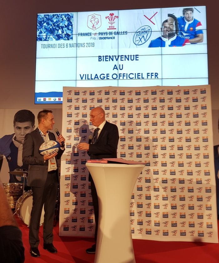 Animateur événementiel avec Bernard Laporte Président de la FFR Tournoi des 6 Nations match France-Pays-de-Galles au Stade de France vendredi 1er février 2019