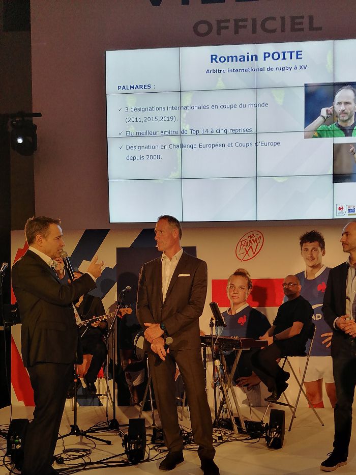 Animateur événementiel avec Olivier Magne et Romain Poite Tournoi des 6 Nations match France-Italie au Stade de France dimanche 9 février 2020
